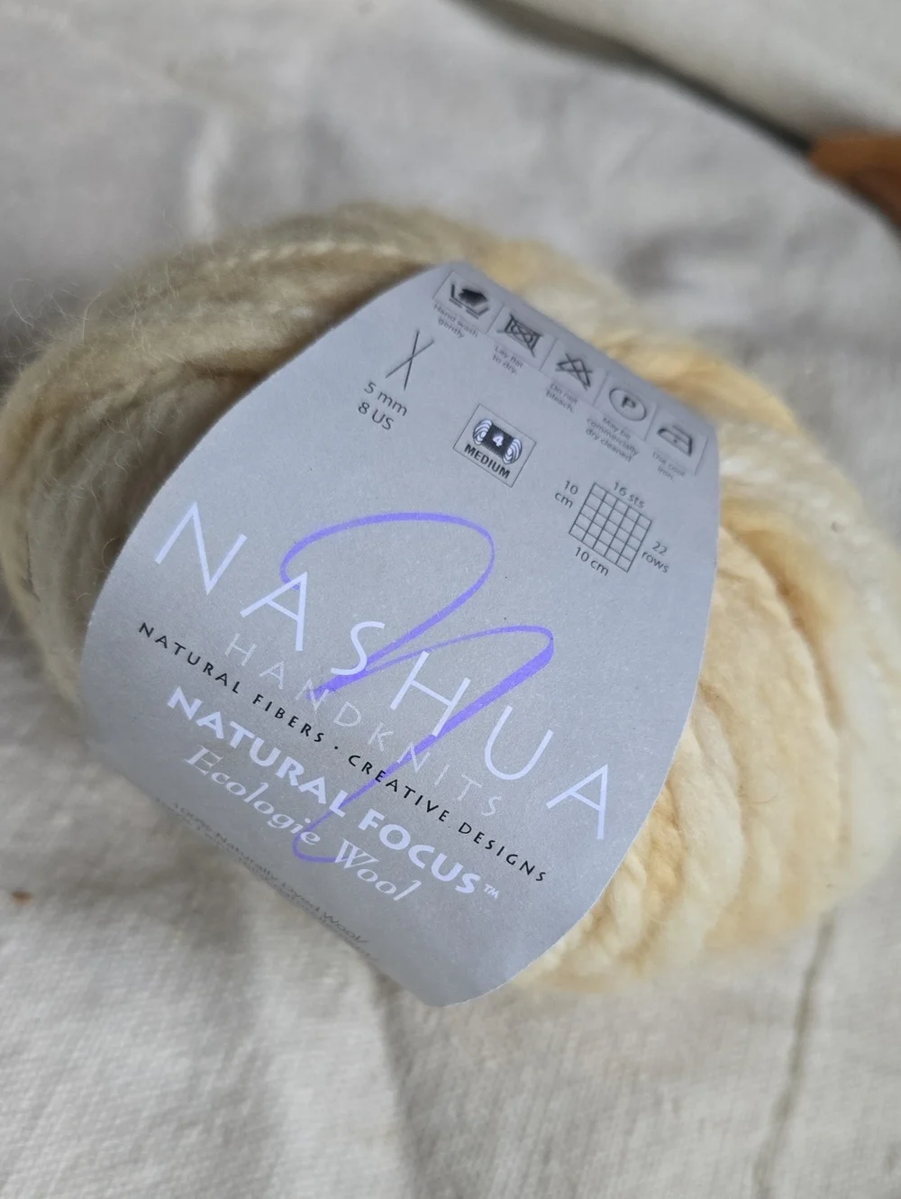 Nashua Handknits Ecologie 100% Wool Skien Yarn Creme Neutral 87 Y 80 Meters 8 US